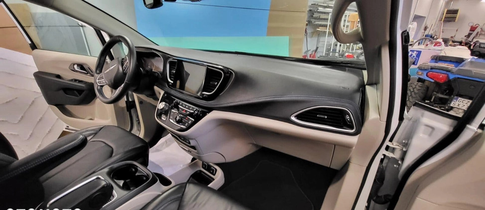 Chrysler Pacifica cena 137900 przebieg: 33000, rok produkcji 2021 z Człuchów małe 172